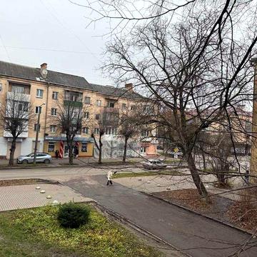 Здам в оренду бюджетну теплу квартир на 2 поверсі в центі міста