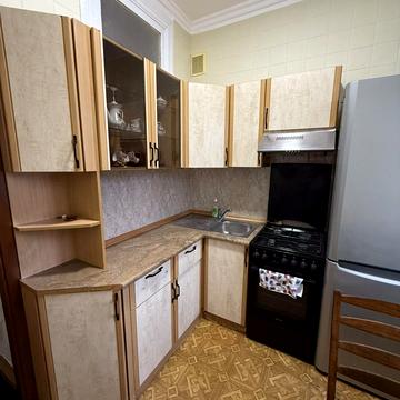 Миколи Міхновського бульв. (Дружби народів), 10