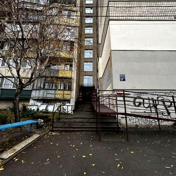 Продаж чудової 1-кімнатної Евідновлення  вул. Нижньоюрківська,13 Поділ