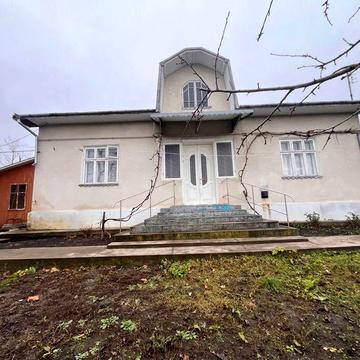 Будинок у Чернівецькій області