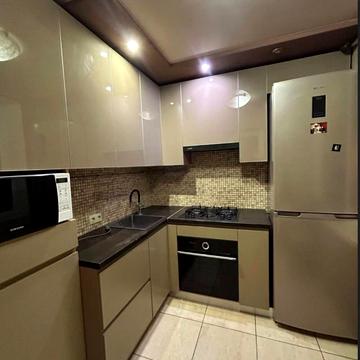 Бригади Хартія вул., 49