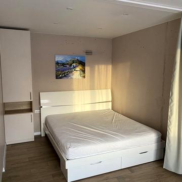 Вишняківська вул., 2