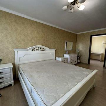 Оренда 2-3х кімнатної квартири Космонавтів від власника