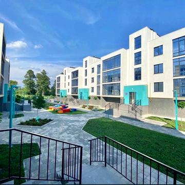 Продам 2 кім ЖК Ібіс вул Захисників 60 м-2/4 пов -49 000у.е. ЖК Ібіс