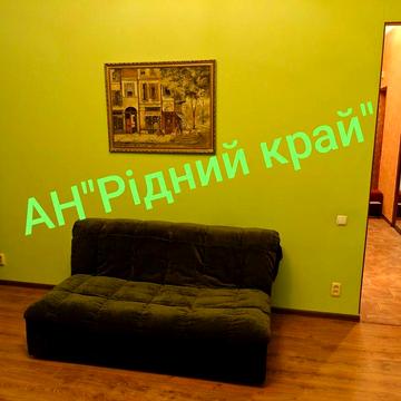 Центр міста.Простора,затишна 2а кв з розділ.кімнатами. 3 поверх