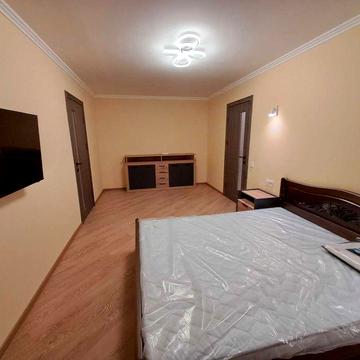 2-кім. від власника Небесної Сотні перша здача