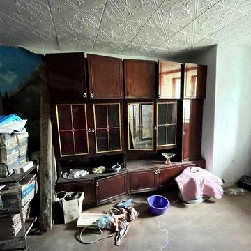 Продам 1 к/к в цокольном этаже, центр, район БСМП