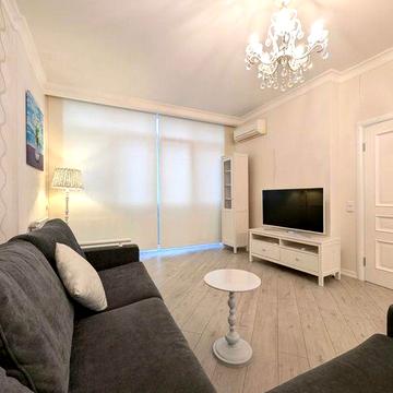 Ваш безпечний та затишний дім на Печерську: охорона, паркінг!