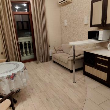 Грецька вул., 2/1