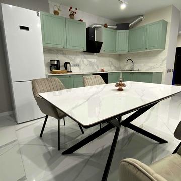 Миколи Гулака вул., 4