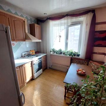 Сдаётся 2 комн квартира Днепровский район