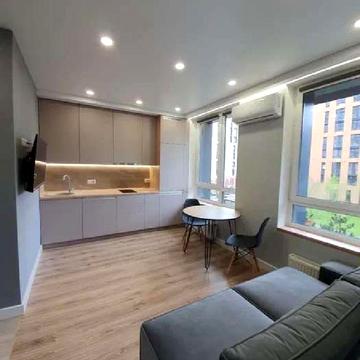 Салютна вул., 2к1