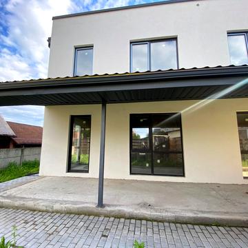 Центральна вул.