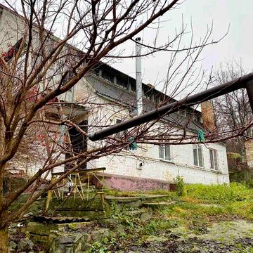 Пропоную до продажу пів будинку в місті Канів.