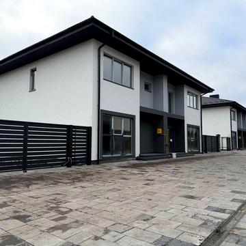 Продам готовий котедж (двоян). Район Газовик.