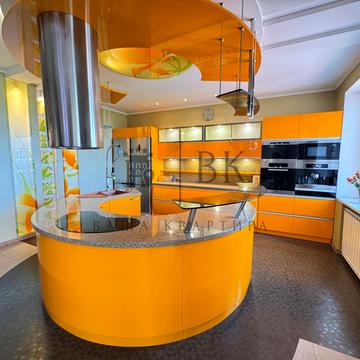 Володимира Івасюка просп. (Героїв Сталінграду), 6