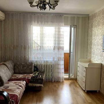 Йорданська вул. (Лайоша Гавро), 3