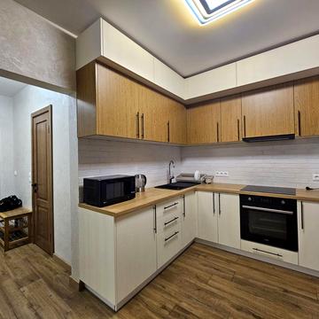 Вишняківська вул., 2