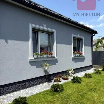 Продаж двох житлових будинків на одній ділянці!