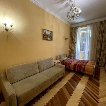 Петра Сагайдачного вул., 16-Б