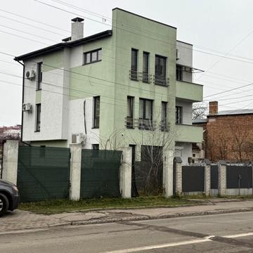 Чигиринська вул., 38