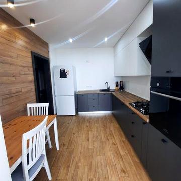 Продаж квартири в центрі міста! Новий ремонт та техніка!