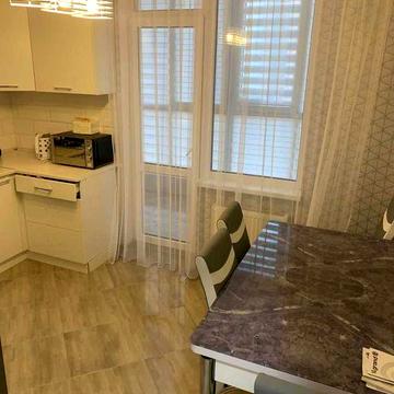 Двокімнатна з ремонтом новий будинок Підходить Є Оселя та інші пр-ми.