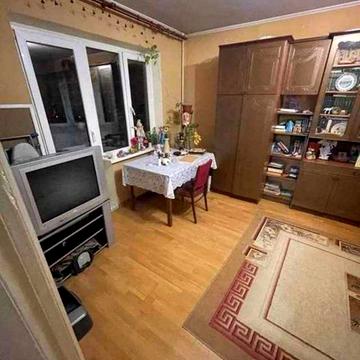 Підлісна вул., 2