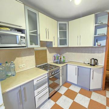 Святошинська вул., 6