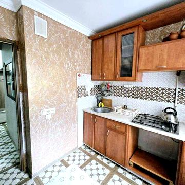 Продається квартира в районі супермаркету Класс по Валентинівській