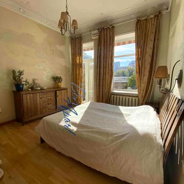 Ділова вул. (Димитрова), 13