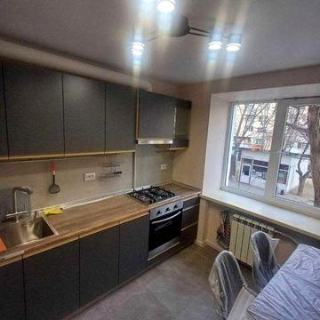 Сдам 1 ком с ремонтом близко до центра ,4 /5 эт дома