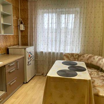 Здам 2-х кімнатну  квартиру по вул.Чарівній р-н Шекіленду