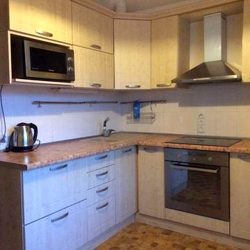 Власник. Без комісії. 2-кімнатна. М. Харківська. Вишняківська 8а.