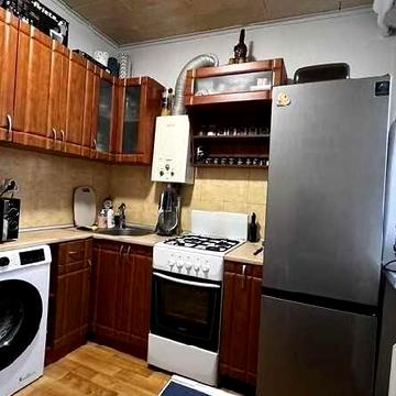 Продается 1 ком квартира ул Победы ( р-н Аллеи Роз )  , 5/5