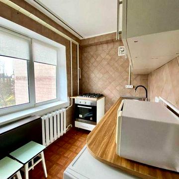 Кубанської України 15/13, оренда 3-к квартири, метро Лісова, є газ!