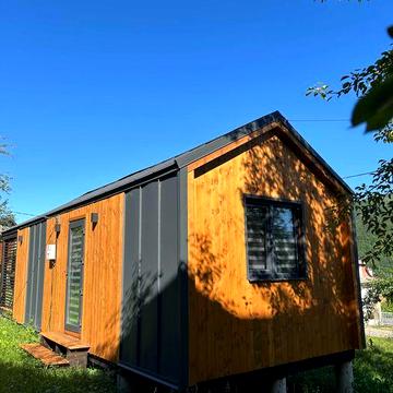 Міні-будинок 28 м2 з терасою. Ідеальне рішення для гір чи озера