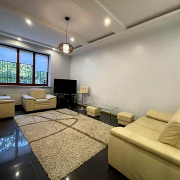 Олекси Довбуша вул., 7