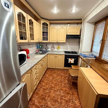 Лесі Українки бульв., 28