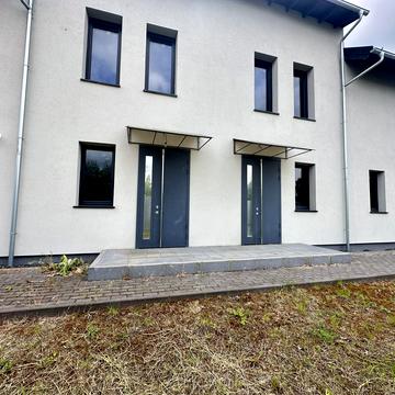 Богдана Хмельницького вул., 11