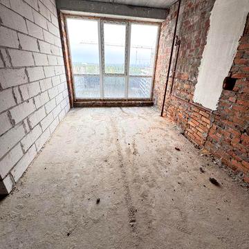 Продаж 2х кімнатної квартири з гарним видом на сосни !