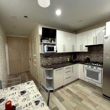 Геннадія Біліченка вул. (Петровського), 33