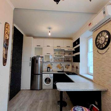 Продам 1 к. квартиру с ремонтом в малоквартирном доме в р-не Лузановки