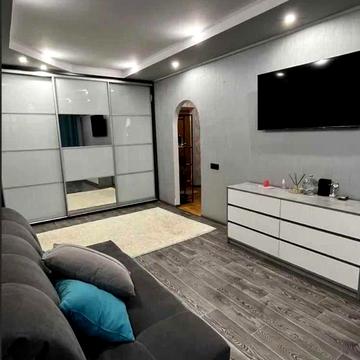 Продається 1-о кімнатна  квартира вул. ПЕРЕМОГИ 5/5