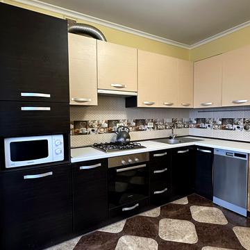 Василя Симоненка вул., 3б