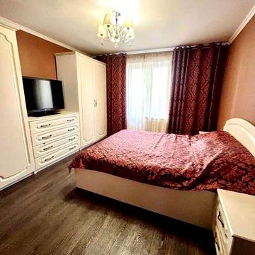 Продам 2х комн кв пр Байрона 3/5 с капит ремонтом, меб.