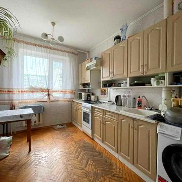 Продам 3-х кімнатну квартиру проспект М. Лушпи. 5-й поверх.