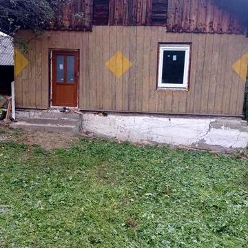 Набережна вул., 17