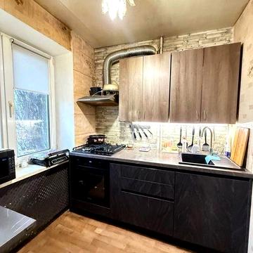 Продам 2 к. квартиру на 12 Кварталі, вул. Гладкова