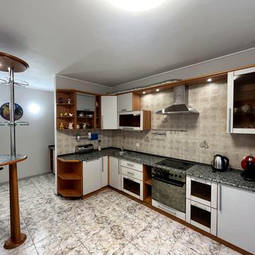 Драгоманова вул., 14